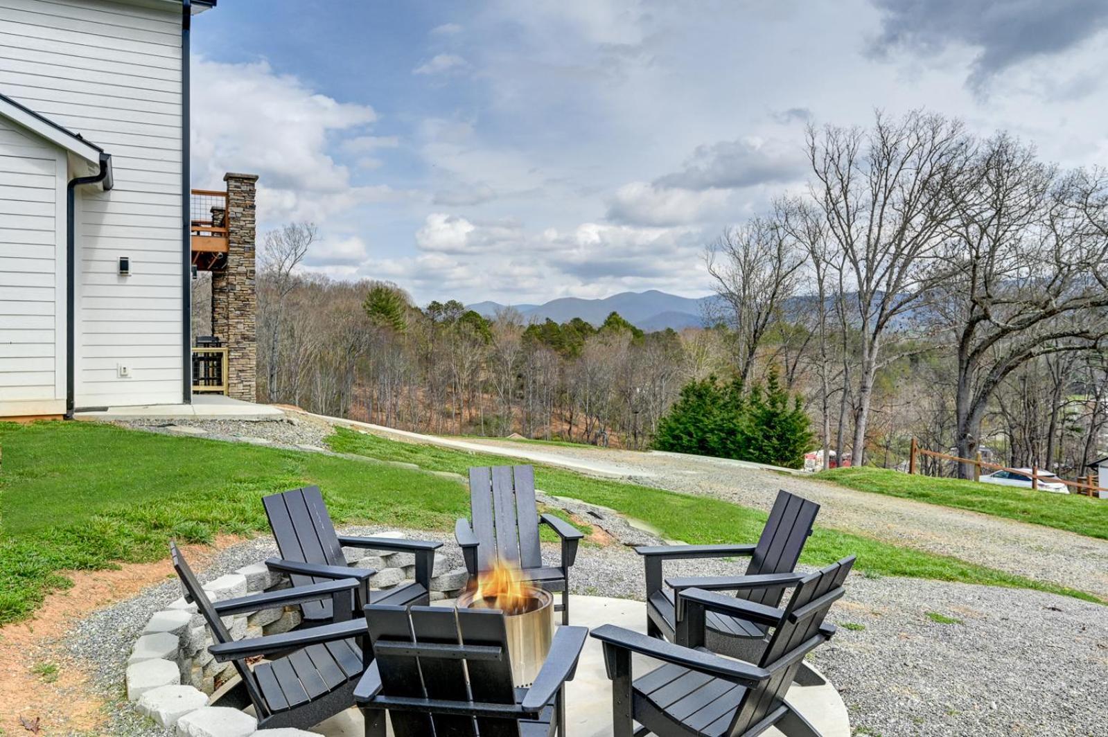 Mon Tresor, Modern Mountain Views With Deck Villa Weaverville Exteriör bild