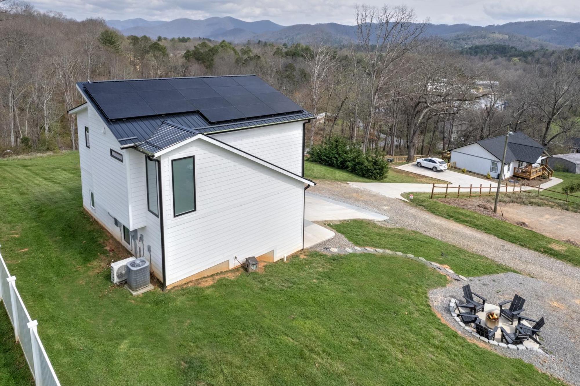Mon Tresor, Modern Mountain Views With Deck Villa Weaverville Exteriör bild
