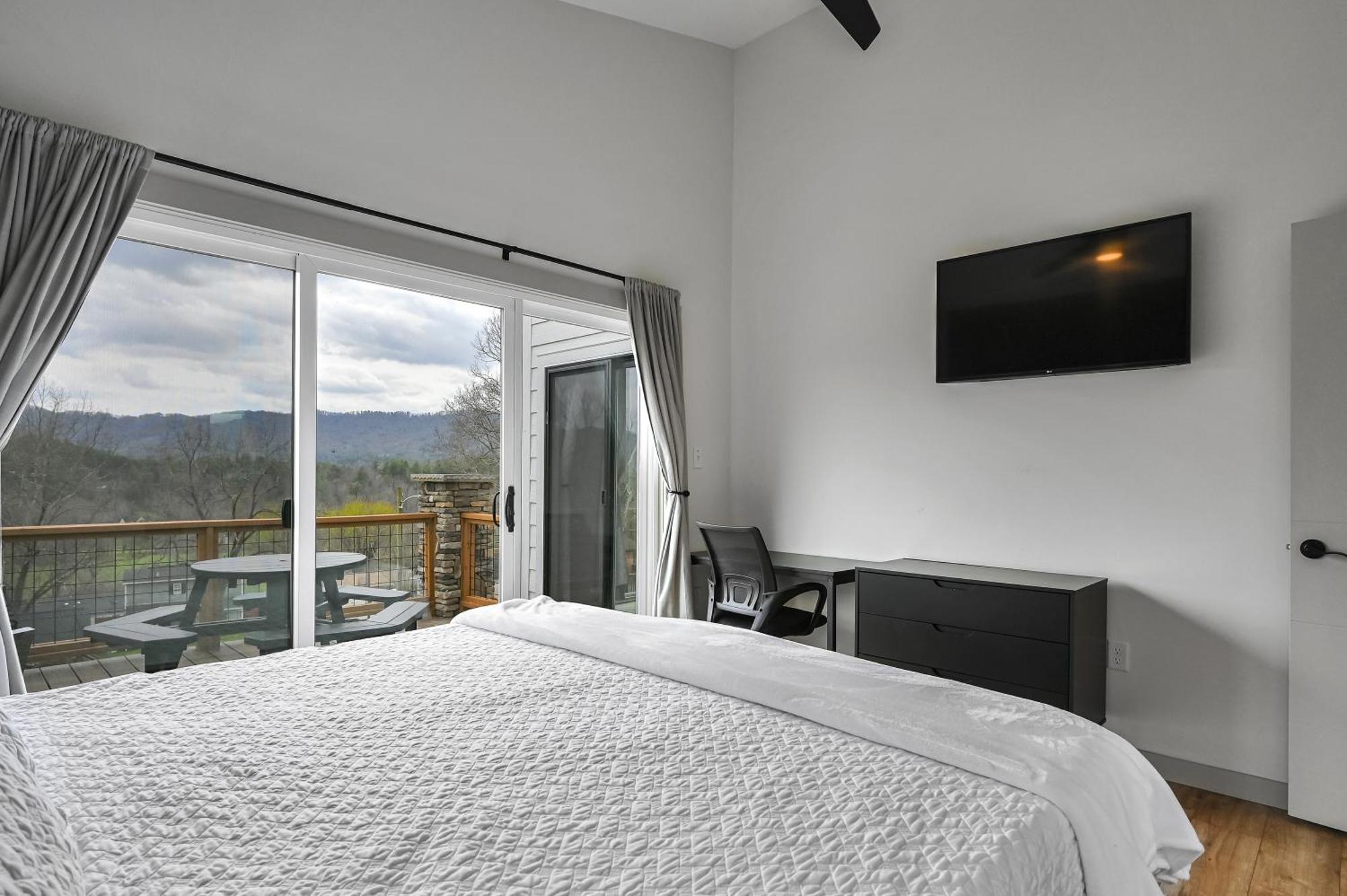 Mon Tresor, Modern Mountain Views With Deck Villa Weaverville Exteriör bild
